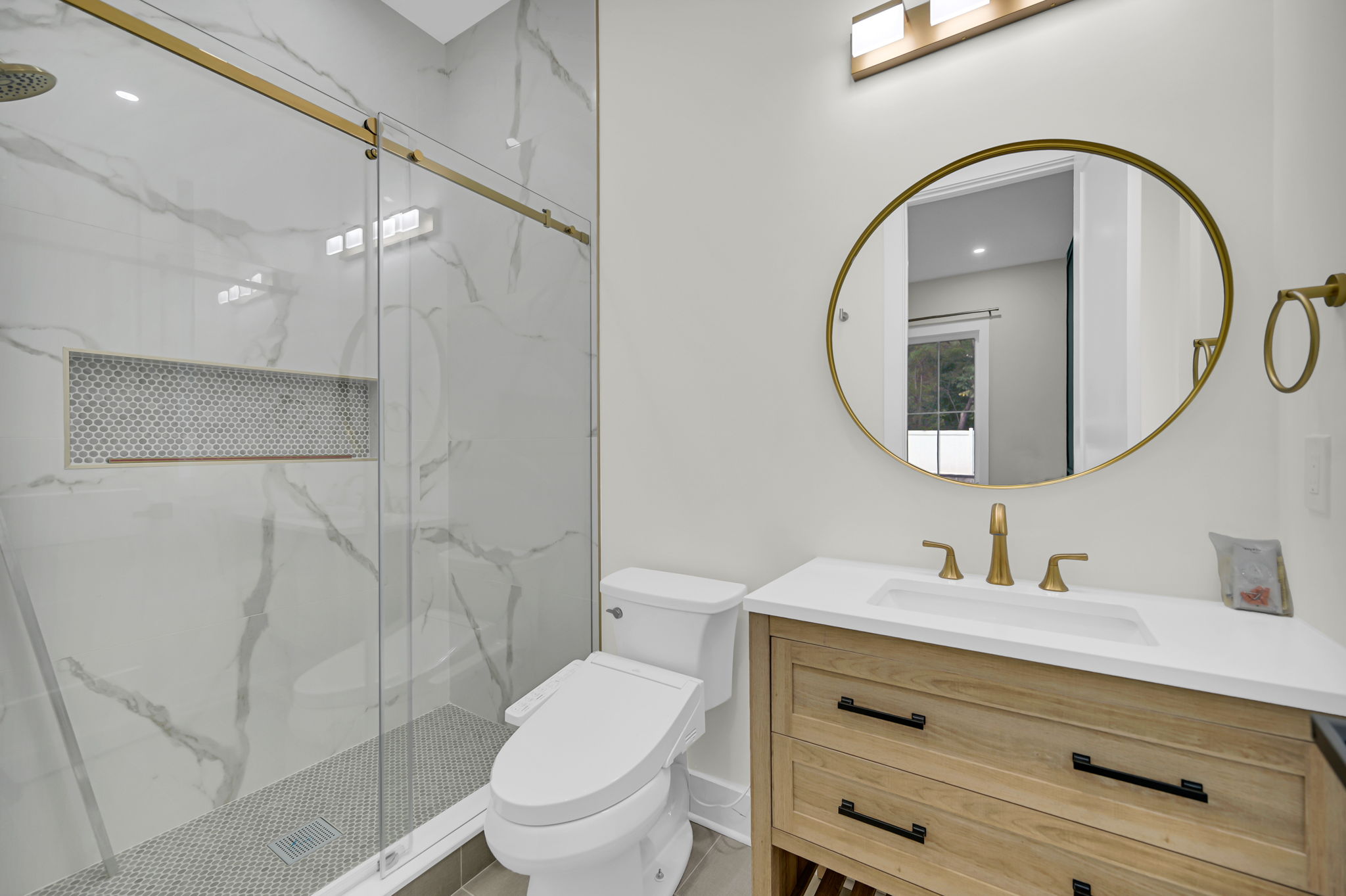 54 Melrose Dr Livingston NJ bathroom photo 19